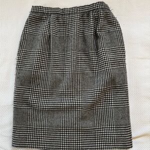 Classic Black and White Houndstooth Skirt